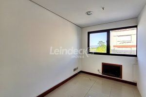 Sala para alugar com 39m², 1 vaga no bairro Três Figueiras em Porto Alegre - Foto 4