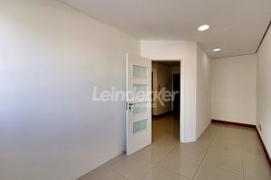Sala para alugar com 39m², 1 vaga no bairro Três Figueiras em Porto Alegre - Foto 5
