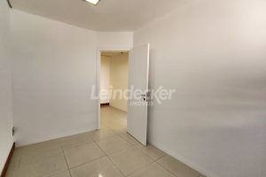 Sala para alugar com 39m², 1 vaga no bairro Três Figueiras em Porto Alegre - Foto 8