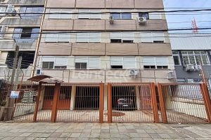 Apartamento para alugar com 74m², 2 dormitórios no bairro Santana em Porto Alegre - Foto 14