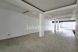 Loja para alugar com 430m², 1 vaga no bairro Floresta em Porto Alegre - Foto 3