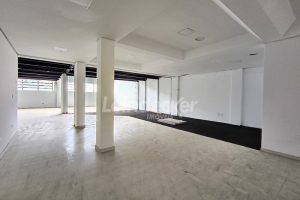 Loja para alugar com 430m², 1 vaga no bairro Floresta em Porto Alegre - Foto 4