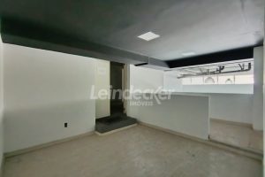 Loja para alugar com 430m², 1 vaga no bairro Floresta em Porto Alegre - Foto 8
