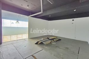 Loja para alugar com 430m², 1 vaga no bairro Floresta em Porto Alegre - Foto 13