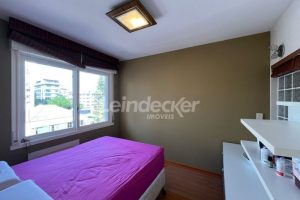 Apartamento para alugar com 87m², 3 dormitórios, 2 vagas no bairro Floresta em Porto Alegre - Foto 11