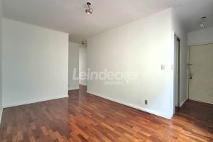 Apartamento para alugar com 74m², 2 dormitórios no bairro Santana em Porto Alegre - Foto 2