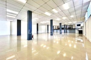 Loja para alugar com 725m², 39 vagas no bairro São João em Porto Alegre - Foto 2