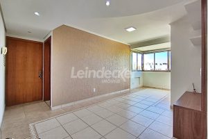Apartamento para alugar com 81m², 3 dormitórios, 3 vagas no bairro Passo d'Areia em Porto Alegre - Foto 2