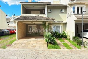 Casa em Condomínio para alugar com 192m², 4 dormitórios, 2 vagas no bairro Sarandi em Porto Alegre - Foto 1