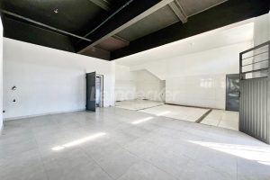 Loja para alugar com 170m² no bairro Navegantes em Porto Alegre - Foto 1