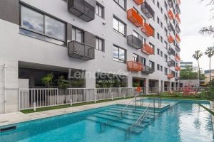 Apartamento para alugar com 65m², 2 dormitórios, 1 vaga no bairro Farroupilha em Porto Alegre - Foto 1