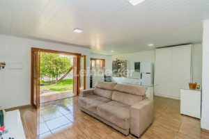 Casa para alugar com 98m², 2 dormitórios, 2 vagas no bairro Lomba do Pinheiro em Porto Alegre - Foto 3
