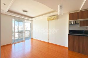 Apartamento para alugar com 60m², 2 dormitórios, 1 vaga no bairro Vila Ipiranga em Porto Alegre - Foto 2