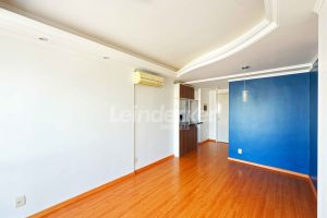 Apartamento para alugar com 60m², 2 dormitórios, 1 vaga no bairro Vila Ipiranga em Porto Alegre - Foto 4