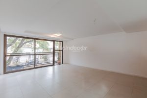 Apartamento para alugar com 107m², 3 dormitórios, 2 vagas no bairro Chácara das Pedras em Porto Alegre - Foto 2
