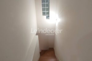 Casa para alugar com 97m², 2 dormitórios, 1 vaga no bairro Teresópolis em Porto Alegre - Foto 20