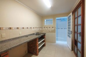 Casa para alugar com 97m², 2 dormitórios, 1 vaga no bairro Teresópolis em Porto Alegre - Foto 22