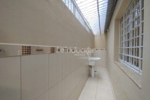 Casa para alugar com 97m², 2 dormitórios, 1 vaga no bairro Teresópolis em Porto Alegre - Foto 24
