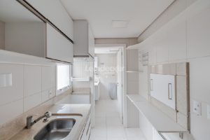 Apartamento para alugar com 72m², 2 dormitórios, 2 vagas no bairro Auxiliadora em Porto Alegre - Foto 9