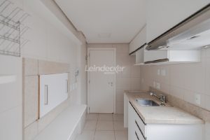 Apartamento para alugar com 72m², 2 dormitórios, 2 vagas no bairro Auxiliadora em Porto Alegre - Foto 11
