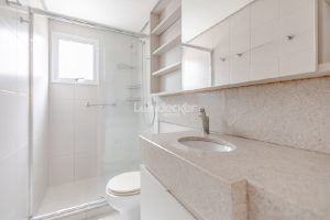 Apartamento para alugar com 72m², 2 dormitórios, 2 vagas no bairro Auxiliadora em Porto Alegre - Foto 15