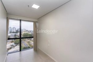 Sala para alugar com 73m², 1 vaga no bairro Cristal em Porto Alegre - Foto 12