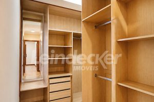 Apartamento para alugar com 230m², 3 dormitórios, 2 vagas no bairro Higienópolis em Porto Alegre - Foto 8