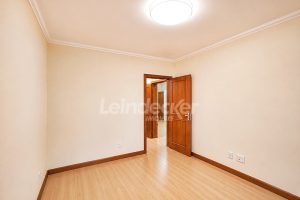 Apartamento para alugar com 230m², 3 dormitórios, 2 vagas no bairro Higienópolis em Porto Alegre - Foto 12