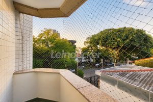 Apartamento para alugar com 230m², 3 dormitórios, 2 vagas no bairro Higienópolis em Porto Alegre - Foto 13