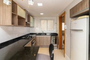 Apartamento para alugar com 93m², 2 dormitórios, 3 vagas no bairro Jardim Europa em Porto Alegre - Foto 6