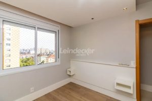 Apartamento para alugar com 93m², 2 dormitórios, 3 vagas no bairro Jardim Europa em Porto Alegre - Foto 11