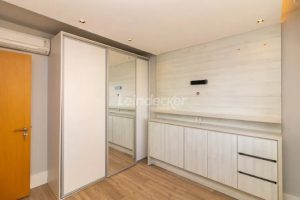 Apartamento para alugar com 93m², 2 dormitórios, 3 vagas no bairro Jardim Europa em Porto Alegre - Foto 13