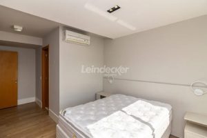 Apartamento para alugar com 93m², 2 dormitórios, 3 vagas no bairro Jardim Europa em Porto Alegre - Foto 18