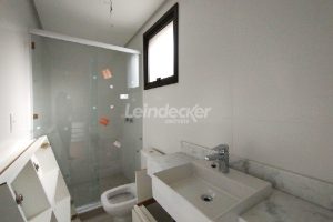 Apartamento para alugar com 154m², 3 dormitórios, 2 vagas no bairro Três Figueiras em Porto Alegre - Foto 14