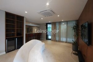 Apartamento para alugar com 154m², 3 dormitórios, 2 vagas no bairro Três Figueiras em Porto Alegre - Foto 49