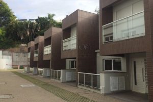 Casa em Condomínio à venda com 250m², 3 dormitórios, 3 suítes, 3 vagas no bairro Praia de Belas em Porto Alegre - Foto 2