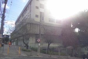 Apartamento à venda com 58m², 1 dormitório, 1 vaga no bairro Partenon em Porto Alegre - Foto 2
