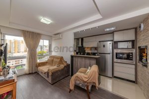 Apartamento à venda com 60m², 2 dormitórios, 1 suíte, 1 vaga no bairro Santana em Porto Alegre - Foto 1