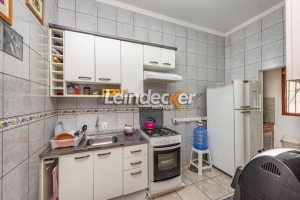 Casa à venda com 219m², 4 dormitórios, 1 suíte, 3 vagas no bairro Chácara das Pedras em Porto Alegre - Foto 13
