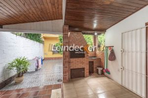 Casa à venda com 219m², 4 dormitórios, 1 suíte, 3 vagas no bairro Chácara das Pedras em Porto Alegre - Foto 19