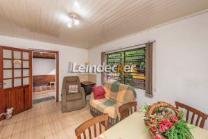 Casa à venda com 219m², 4 dormitórios, 1 suíte, 3 vagas no bairro Chácara das Pedras em Porto Alegre - Foto 21