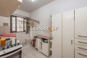 Casa à venda com 219m², 4 dormitórios, 1 suíte, 3 vagas no bairro Chácara das Pedras em Porto Alegre - Foto 24