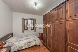 Casa à venda com 219m², 4 dormitórios, 1 suíte, 3 vagas no bairro Chácara das Pedras em Porto Alegre - Foto 30