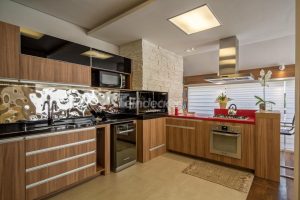 Cobertura à venda com 127m², 2 dormitórios, 1 suíte, 1 vaga no bairro Petrópolis em Porto Alegre - Foto 2