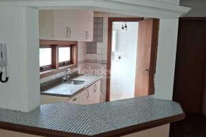 Apartamento à venda com 75m², 2 dormitórios, 1 suíte, 1 vaga no bairro Petrópolis em Porto Alegre - Foto 3