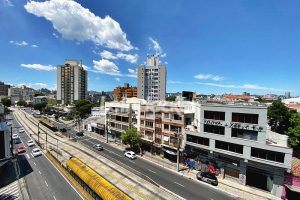 Apartamento à venda com 135m², 3 dormitórios, 1 suíte no bairro Rio Branco em Porto Alegre - Foto 3