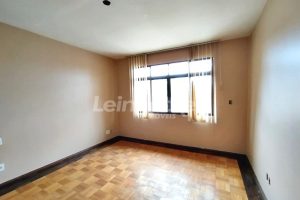 Casa à venda com 300m², 6 dormitórios, 2 suítes, 2 vagas no bairro Tristeza em Porto Alegre - Foto 10