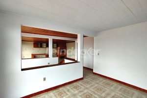Casa à venda com 300m², 6 dormitórios, 2 suítes, 2 vagas no bairro Tristeza em Porto Alegre - Foto 33