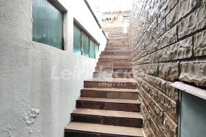 Casa à venda com 300m², 6 dormitórios, 2 suítes, 2 vagas no bairro Tristeza em Porto Alegre - Foto 36