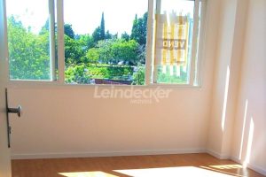 Apartamento à venda com 53m², 2 dormitórios, 1 suíte, 1 vaga no bairro Azenha em Porto Alegre - Foto 1